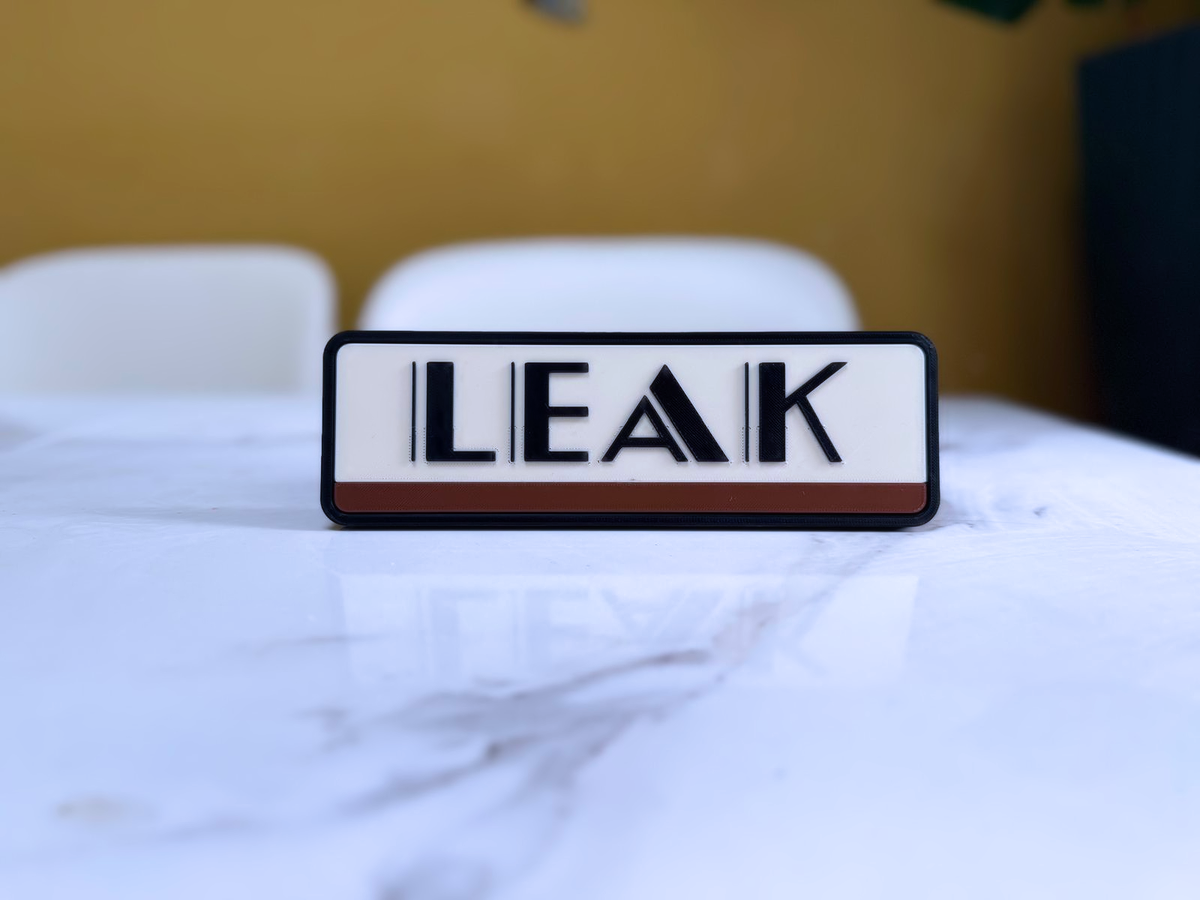 Leak Inspired Retro Hi-Fi Wall Plaque, Matte Black, White & Brown, 22cm