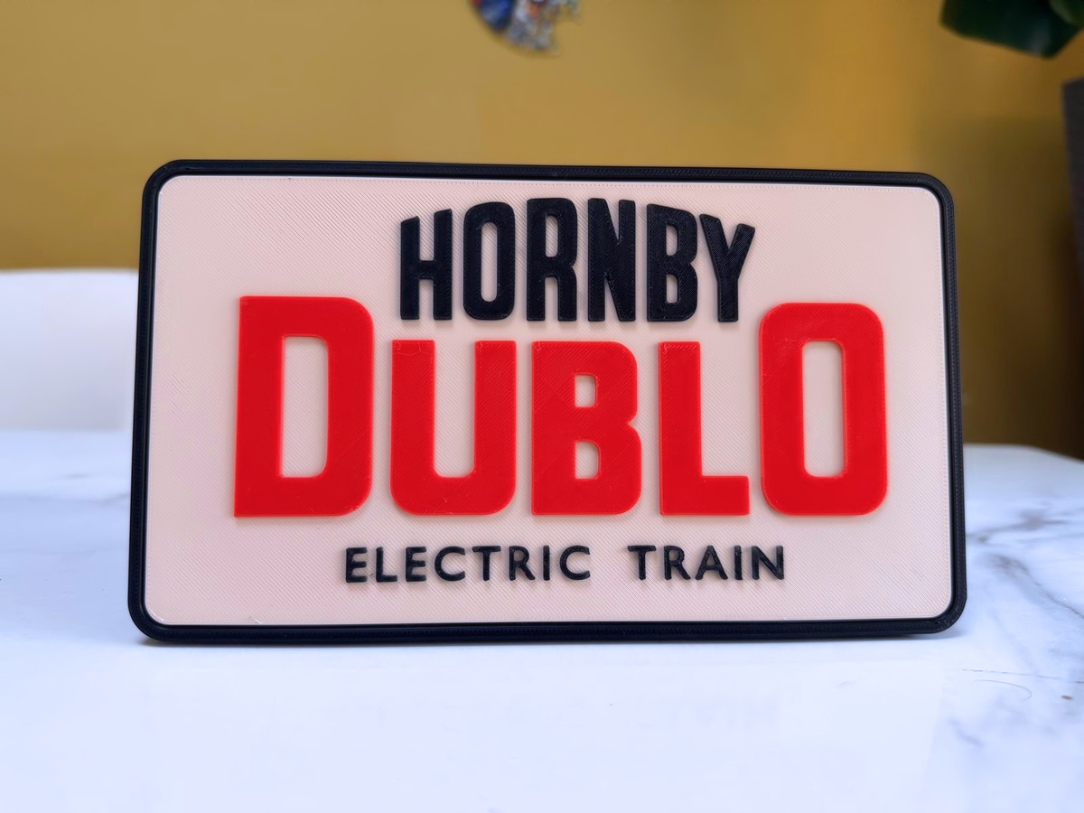 Hornby Dublo Inspired Model Railway Wall Plaque, Matte Black, Beige & Red, 21cm